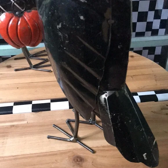 Pottery Barn Recycled Handmade Iron Crows With Pumpkin - Set Of 2 🎃 - Picture 15 of 17